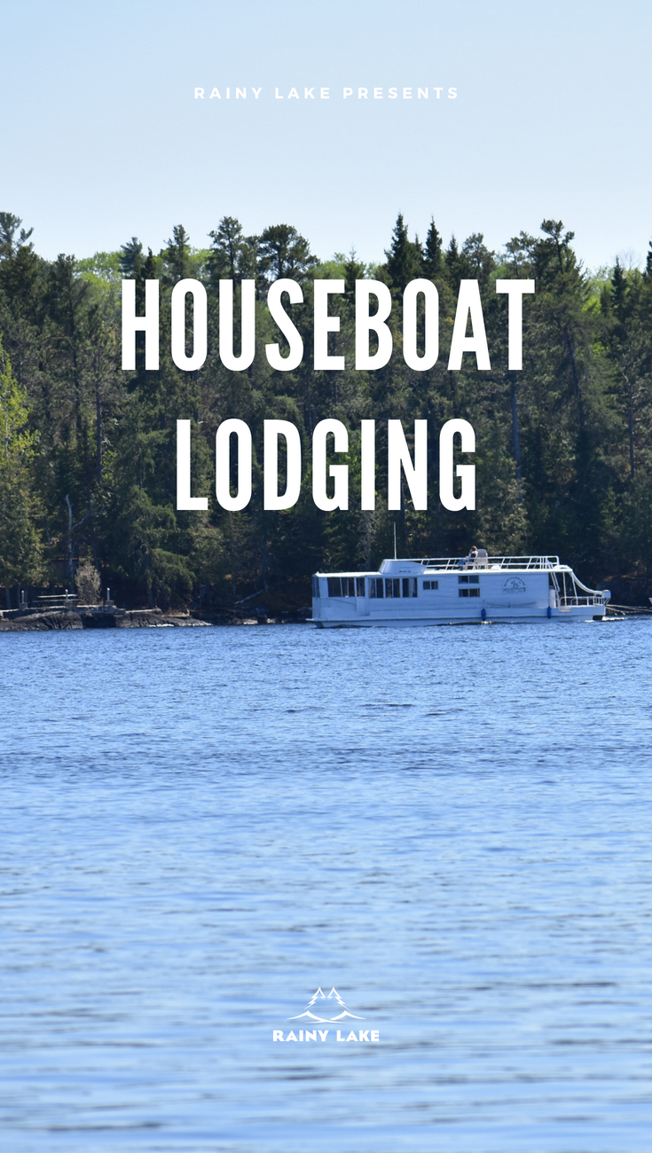 houseboat lodging on rainy lake